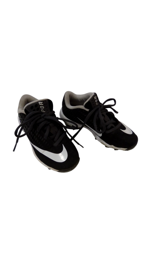 Cleats: Black And White, Boy, Size: 11
