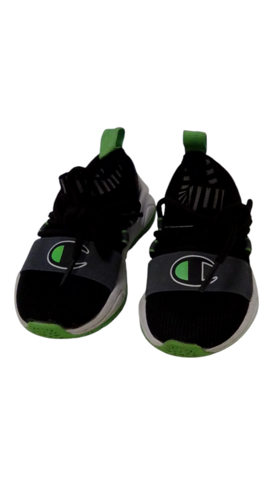 Shoes: Black/Green, Boy, Size: 6