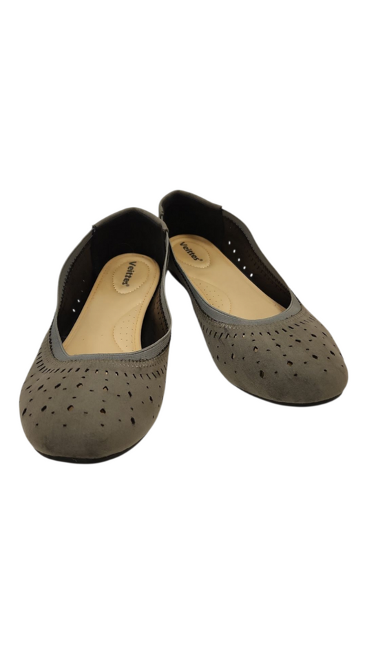 Shoes: Gray Flats, Womens, Size: 8.5