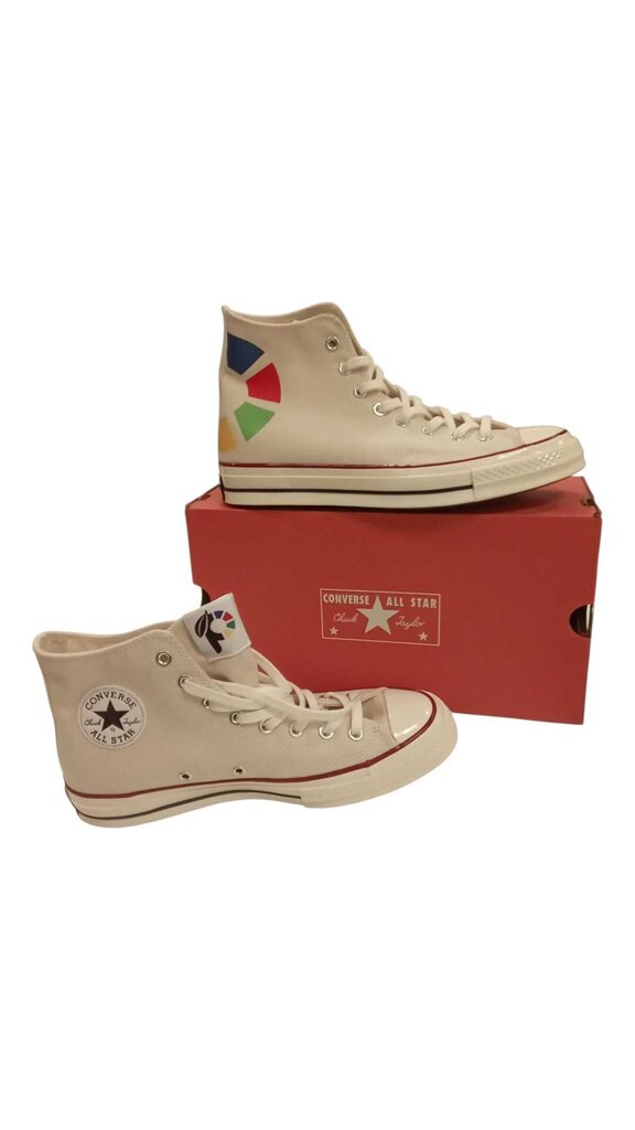 Shoes: Men's/Women's Converse Size 9