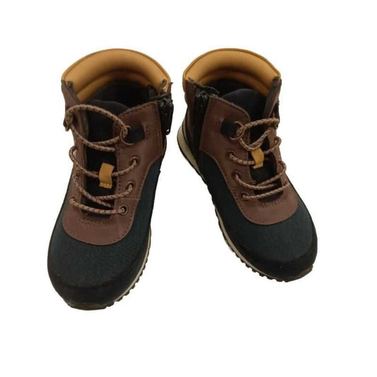 Boots: Ankle Elastic tie/zipper close