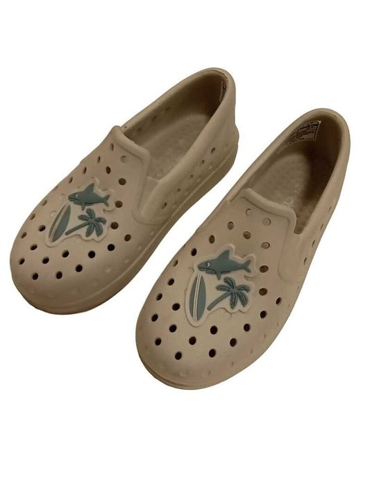 shark croc style slip on shoes